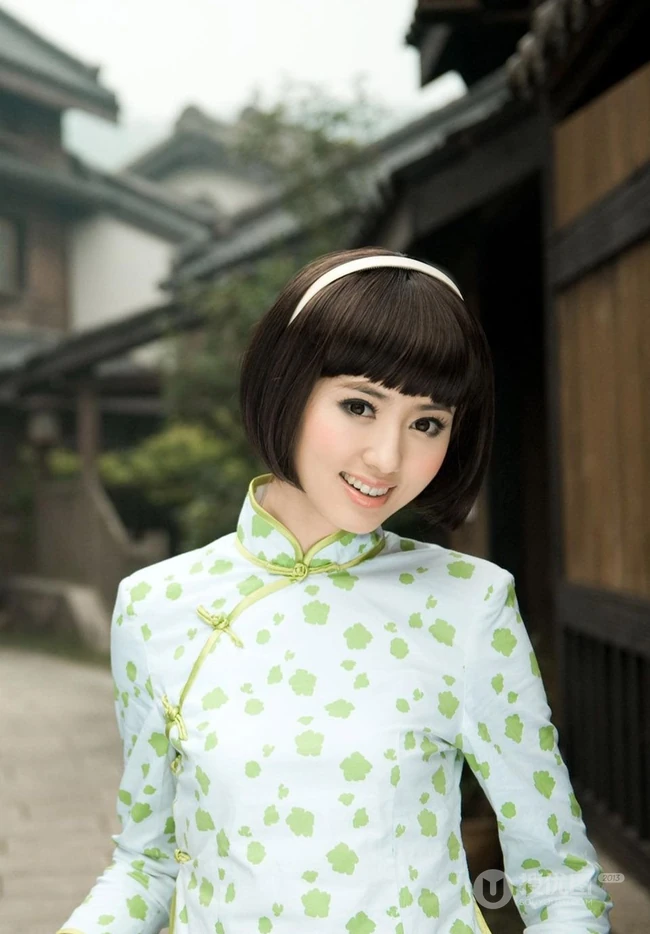 甜美可人女孩&mdash;重温经典旗袍美图