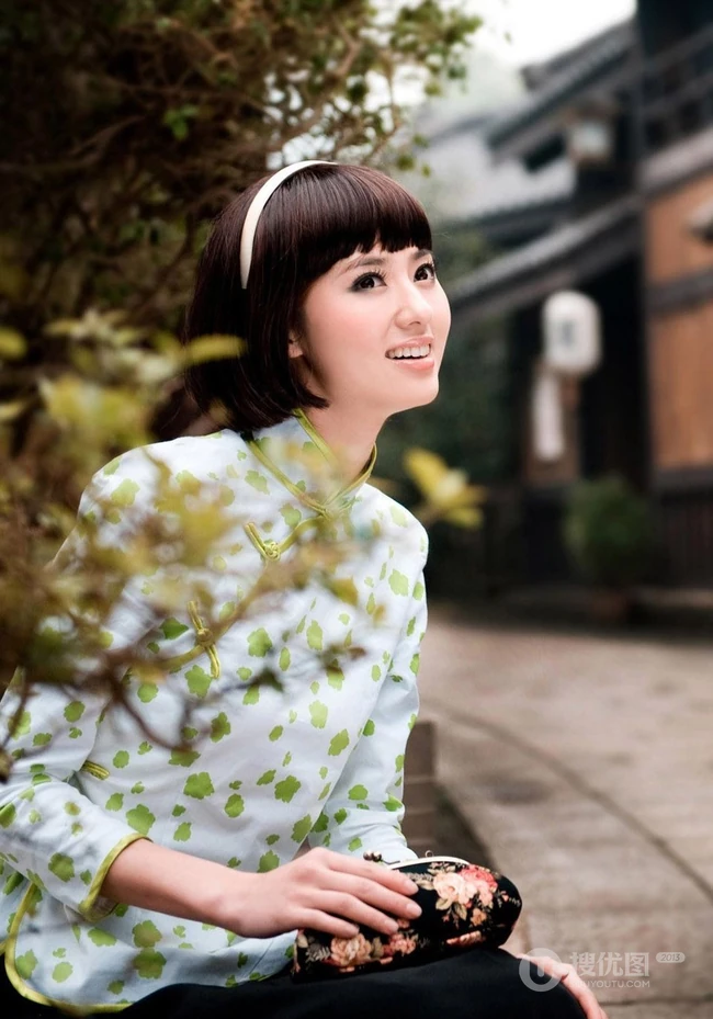 甜美可人女孩&mdash;重温经典旗袍美图
