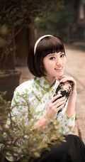 甜美可人女孩&mdash;重温经典旗袍美图