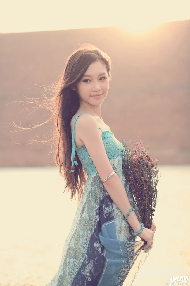女生郊外摄影_唯美的像一幅幅画卷