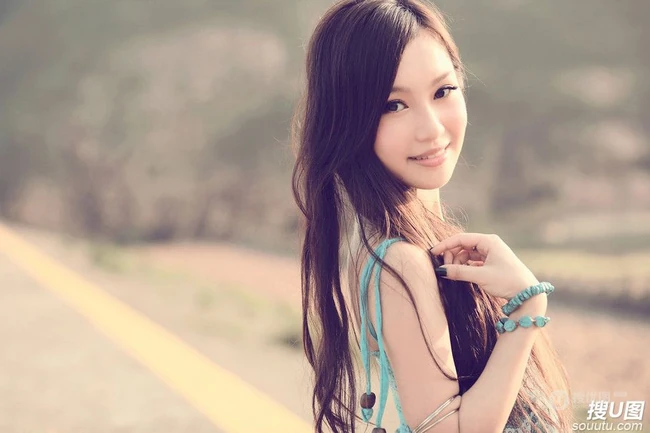 女生郊外摄影_唯美的像一幅幅画卷