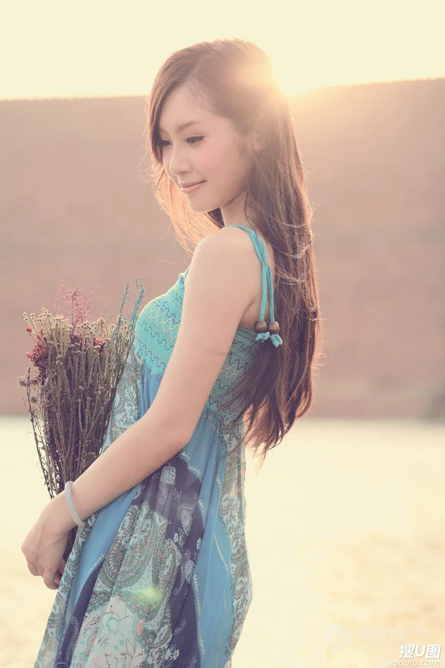 女生郊外摄影_唯美的像一幅幅画卷