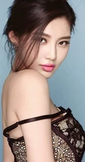 气质女人 徐冬冬 黑色连衣裙冷艳动人