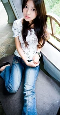 女生安达熙郊外公园写真组图