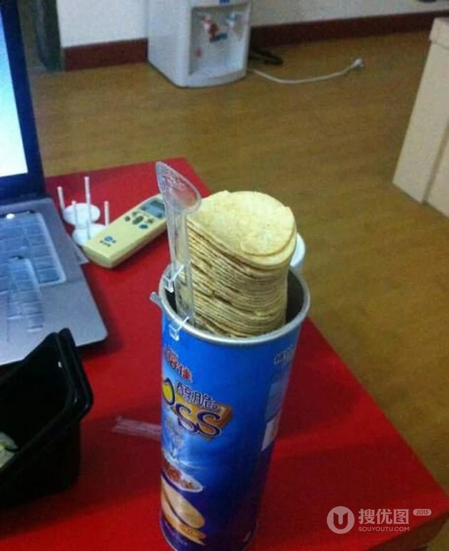 自己发明的吃薯片工具