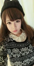 俏皮搞怪粉可爱女生生活中的照片