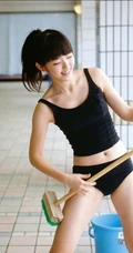 泳池边&mdash;市场_铃木爱理还是那么清纯可爱（16张）