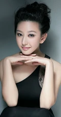 唐一菲图片 气质时尚女人演绎各种不同风格（14P）
