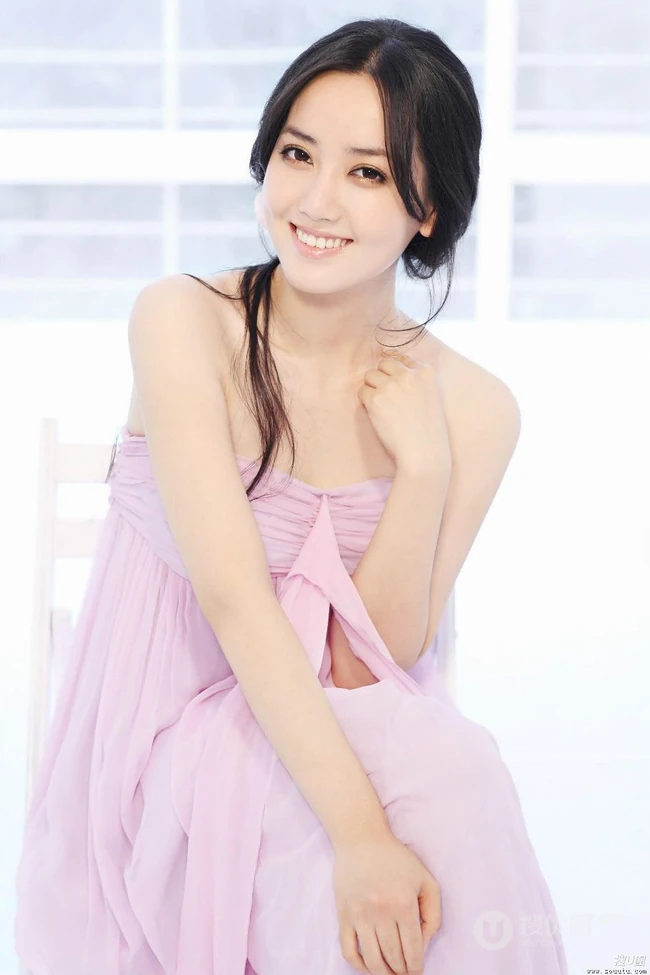 清纯女明星胡影怡图片(16p)