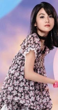 蔡卓妍图片_万花丛中一点绿（20张）