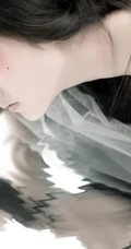 美仑美奂之荷花池里的气质女人