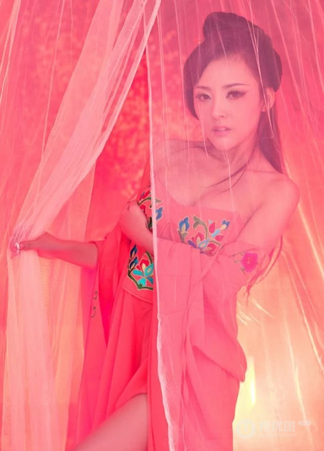 美仑美奂之古装气质女生的美背美图