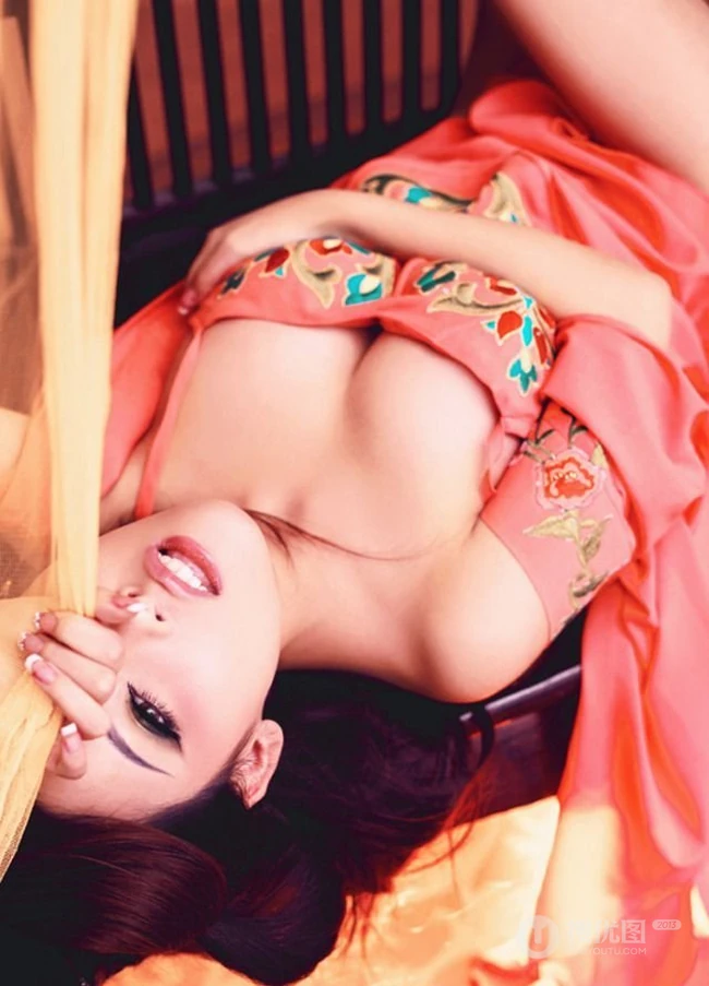 美仑美奂之古装气质女生的美背美图