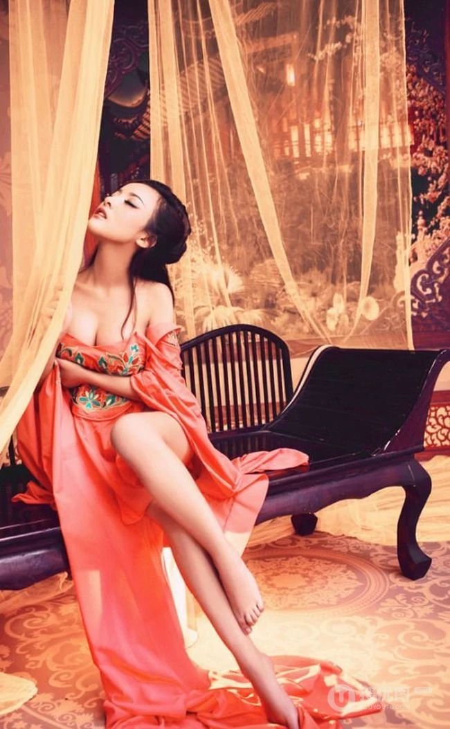 美仑美奂之古装气质女生的美背美图