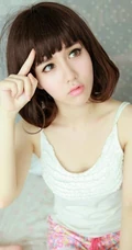 甜美可爱大眼睛女生居家写真照片