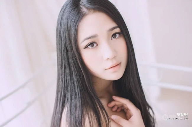 喜欢是淡淡的爱_清纯如雪女生（9P）
