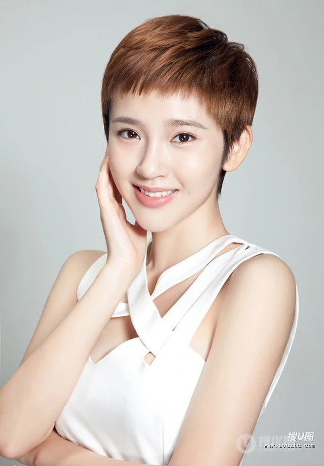 唐艺昕图片_阳光可爱女生的快乐生活18P