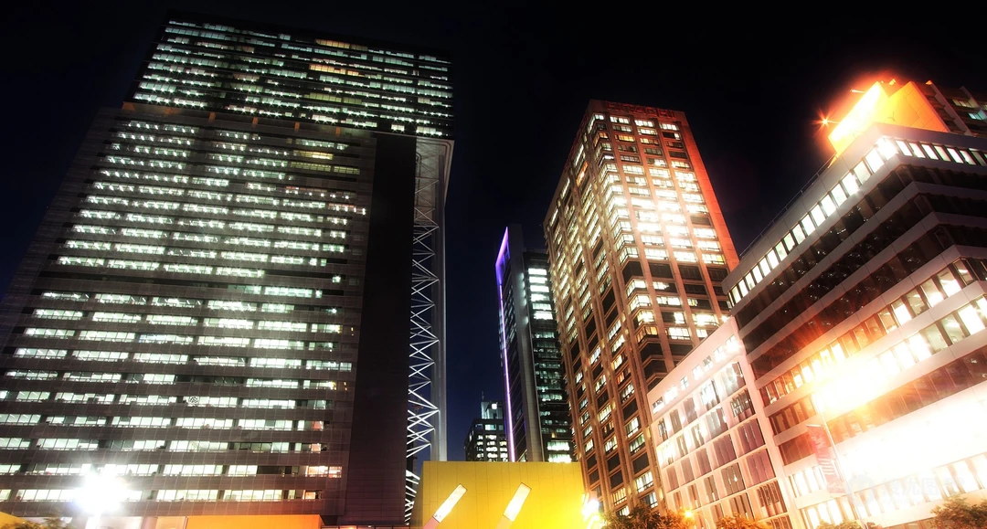 夜色下迷离的中国之城