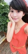 大眼萌可爱少女海边度假村自拍照片
