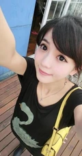 大眼萌可爱少女海边度假村自拍照片