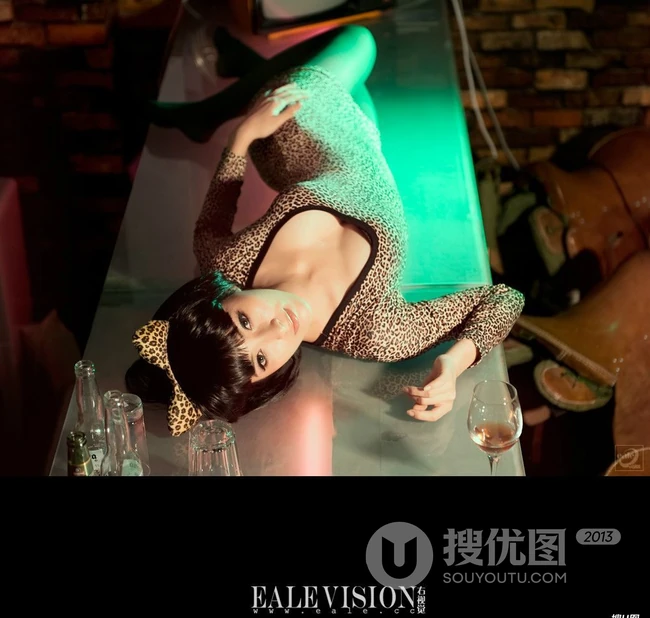 美空何静_右视觉猫女气质写真