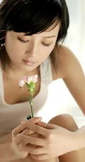 爱的独白日记-穿背心的短发女生少女清新室内照