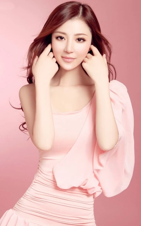 李婉婼_李婉婼粉色系高清写真