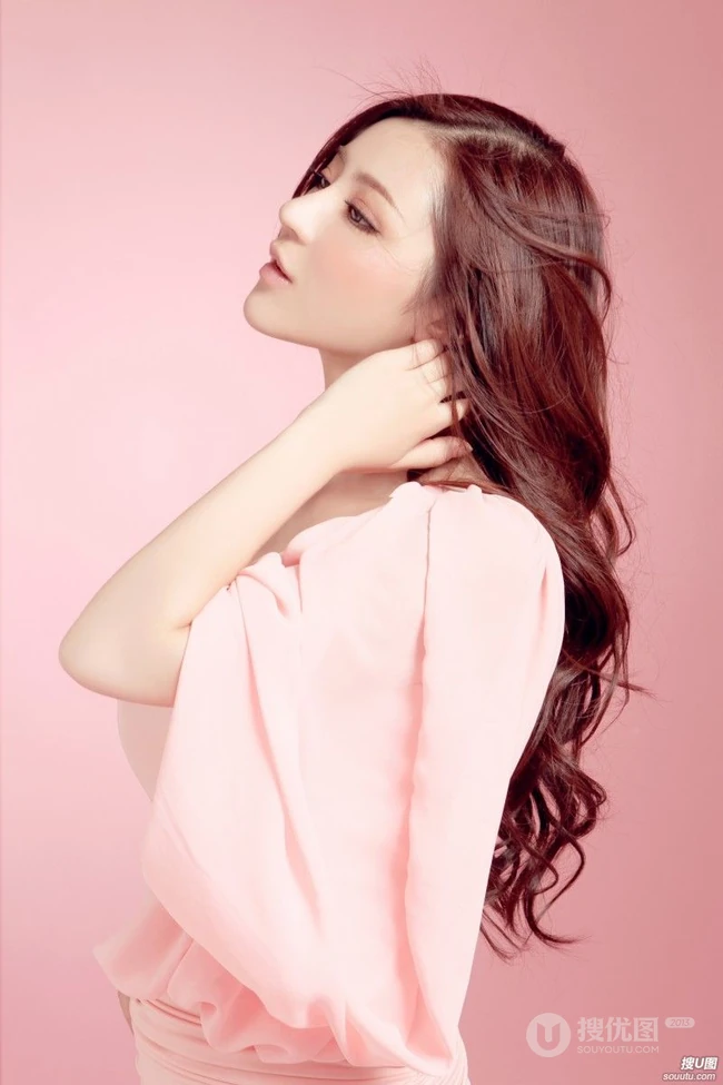 李婉婼_李婉婼粉色系高清写真
