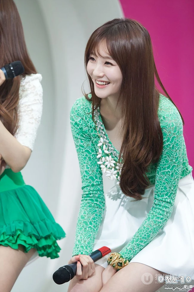 Davichi 姜敏京节目现场高清图片