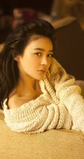 袁姗姗图片_动人白衣黄底写真（17p）