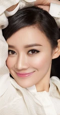 袁姗姗图片_动人白衣黄底写真（17p）