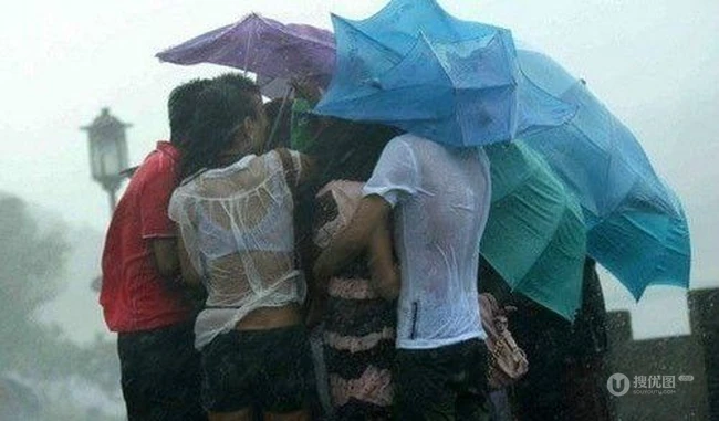 这就叫风雨同舟