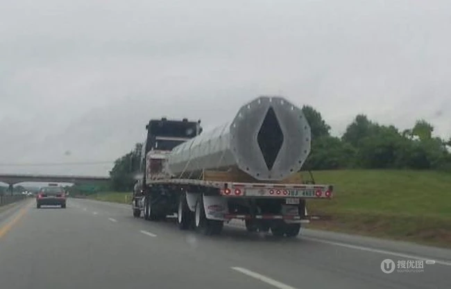 高速公路上看到这个我顿时无法直视了