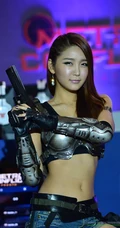 方恩英GStar2010高清showgirl大图