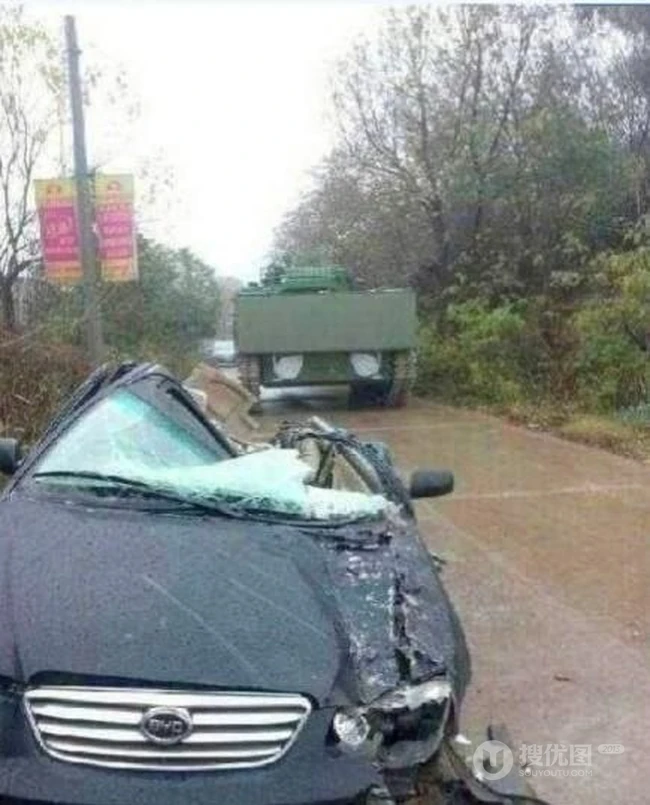 别再部队必经之路乱停车