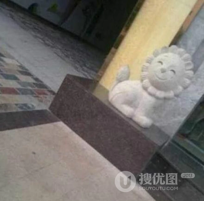 这狮子屌爆了。
