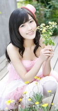 渡边麻友_清新小公主粉裙写真