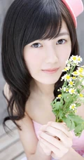渡边麻友_清新小公主粉裙写真