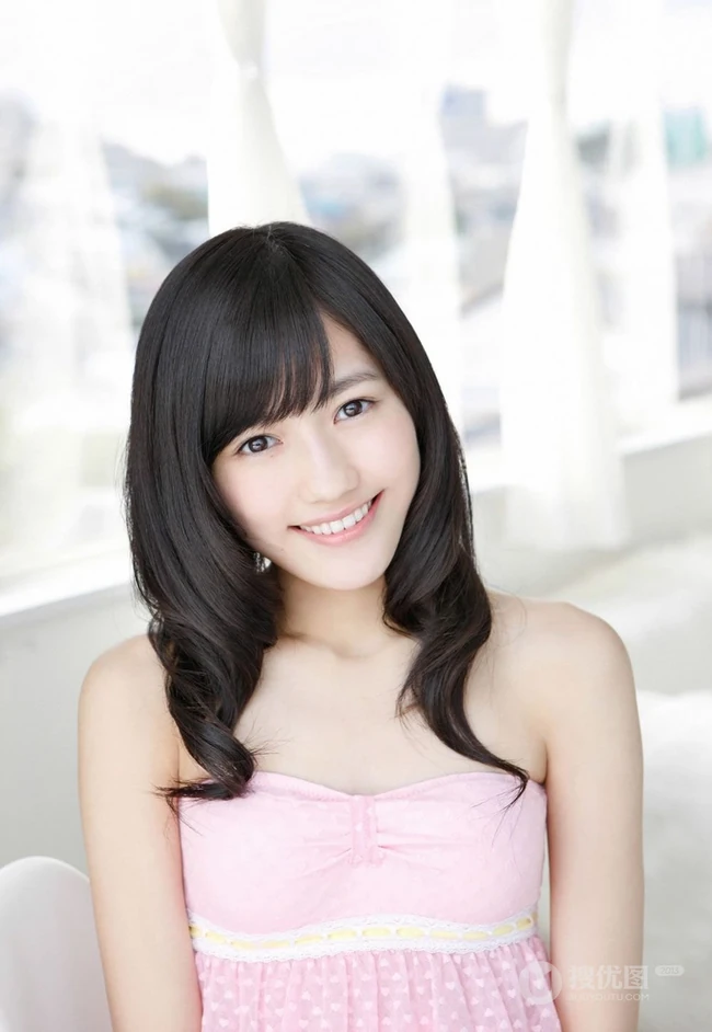 渡边麻友_清新小公主粉裙写真