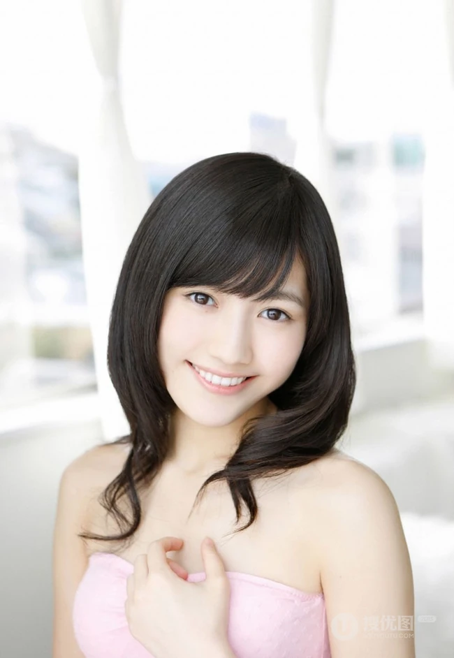 渡边麻友_清新小公主粉裙写真