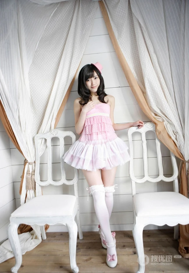 渡边麻友_清新小公主粉裙写真