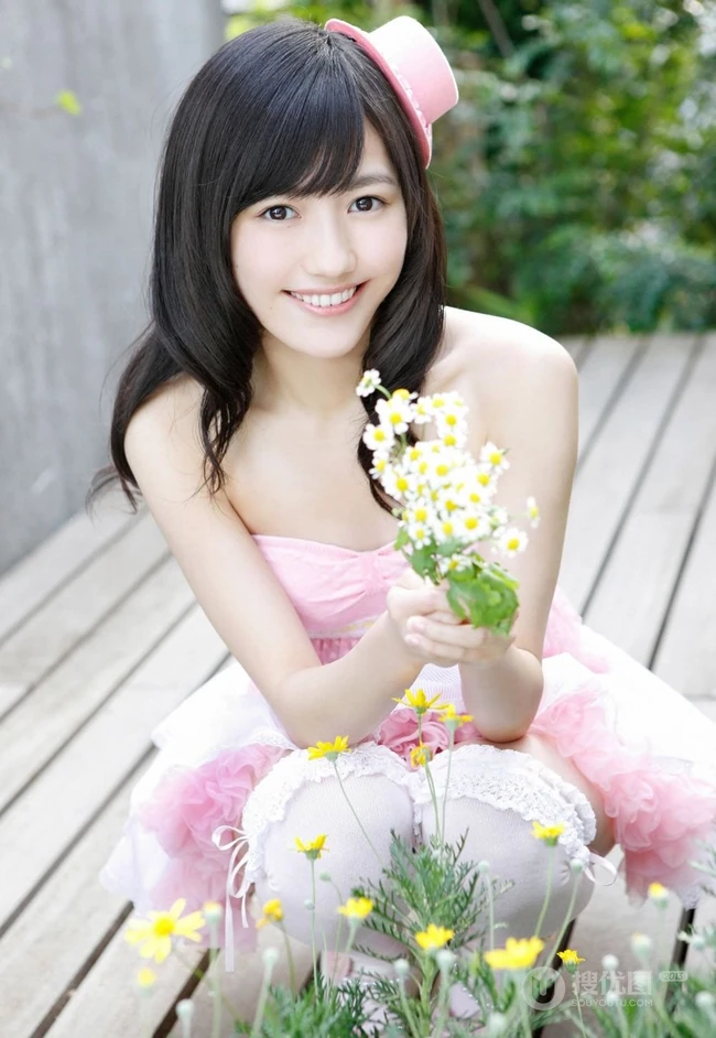 渡边麻友_清新小公主粉裙写真
