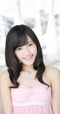 渡边麻友_清新小公主粉裙写真