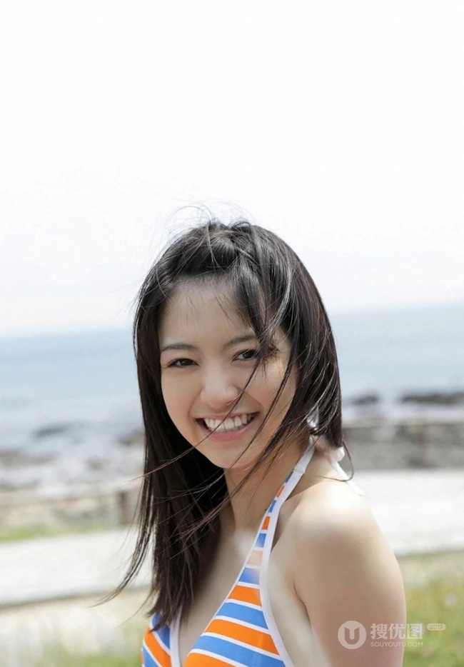 逢泽莉奈早期各类写真图片（17p）