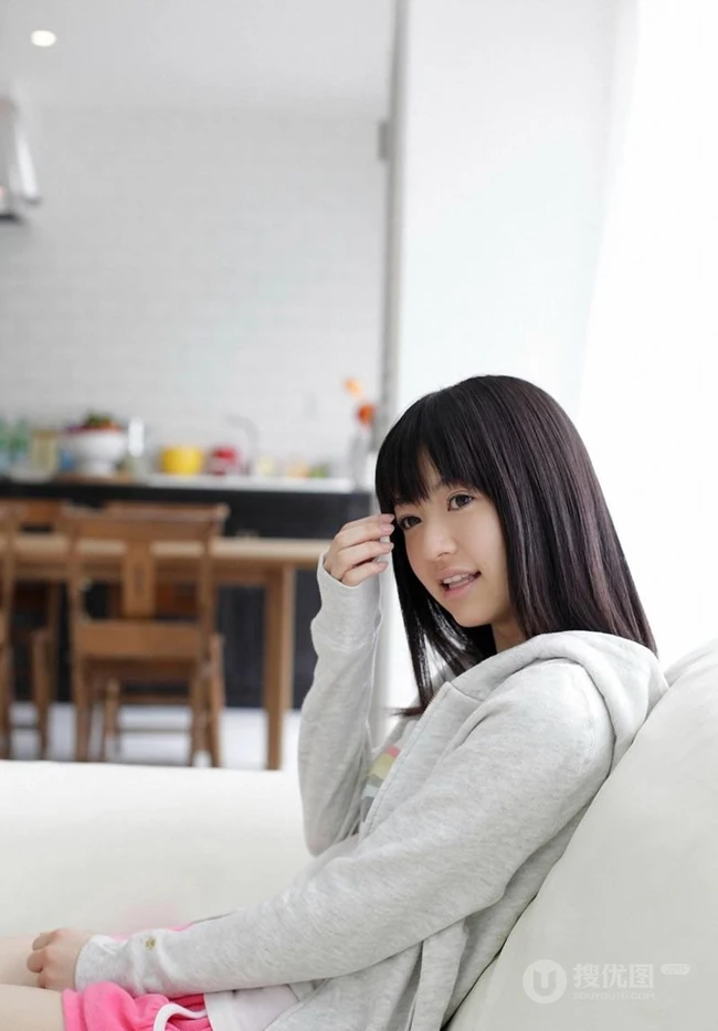 逢泽莉奈早期各类写真图片（17p）
