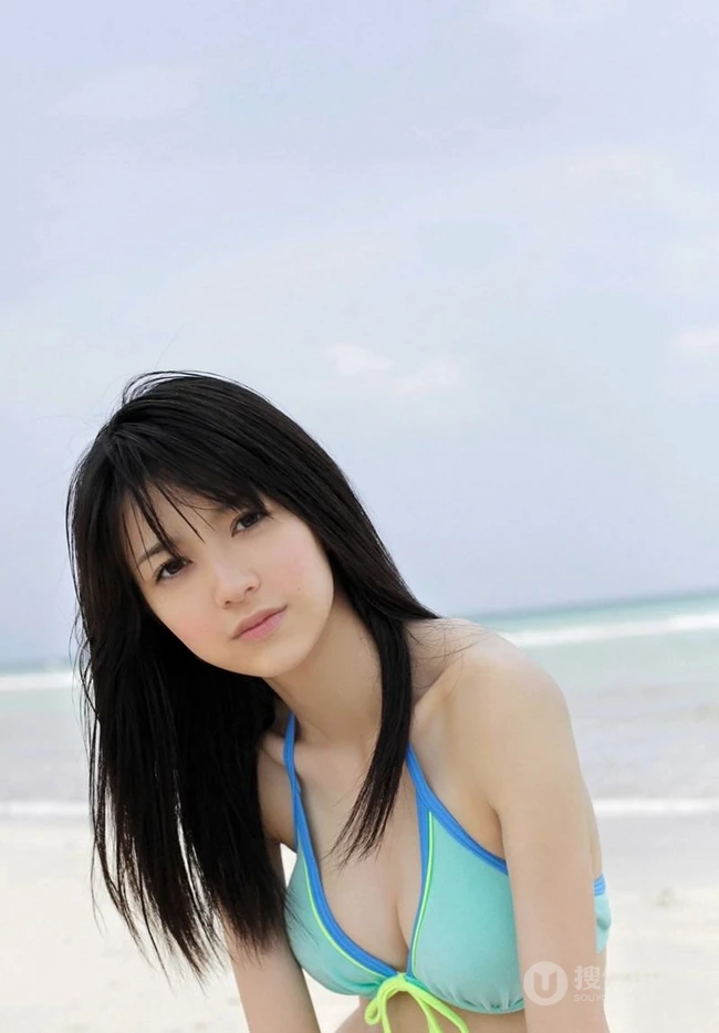 逢泽莉奈早期各类写真图片（17p）