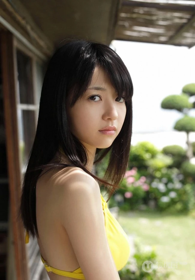 逢泽莉奈早期各类写真图片（17p）