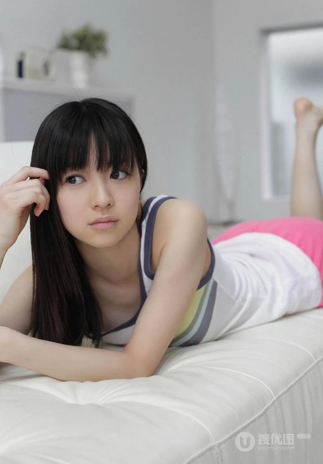逢泽莉奈早期各类写真图片（17p）