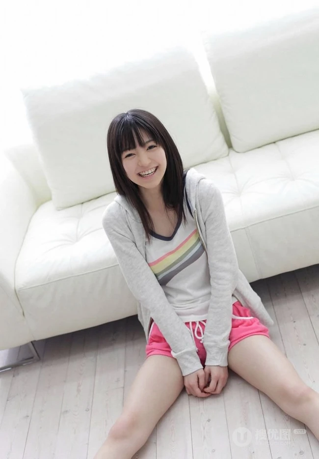 逢泽莉奈早期各类写真图片（17p）