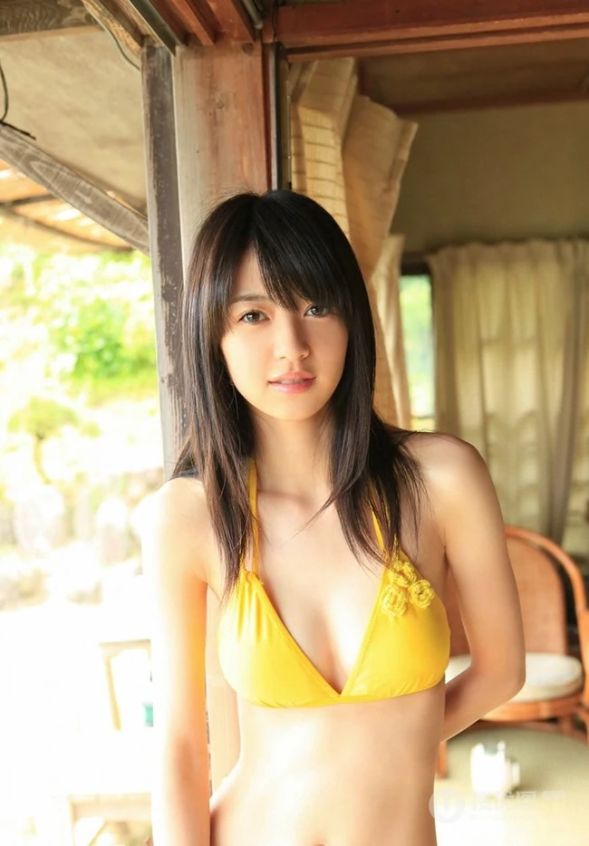 逢泽莉奈早期各类写真图片（17p）